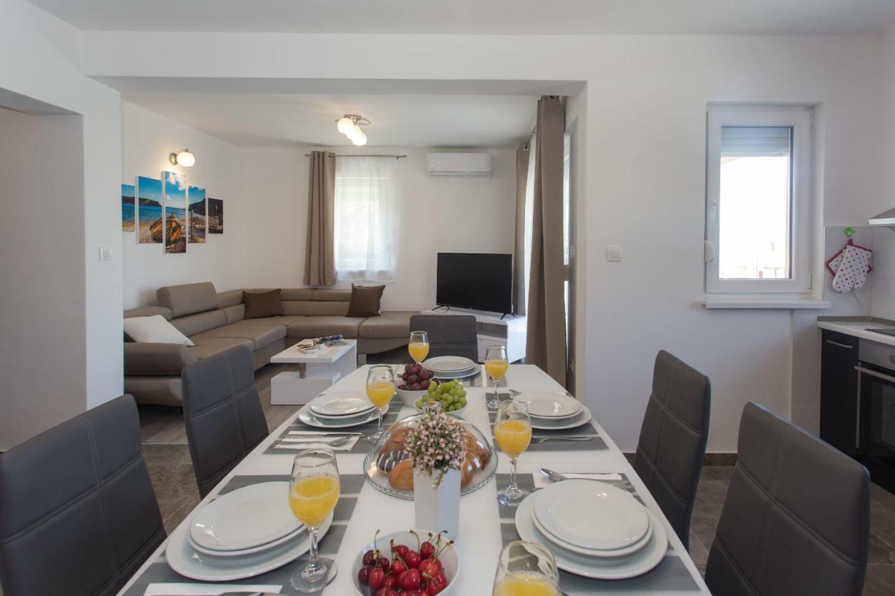סגט ווראנייצה Villa Honey מראה חיצוני תמונה