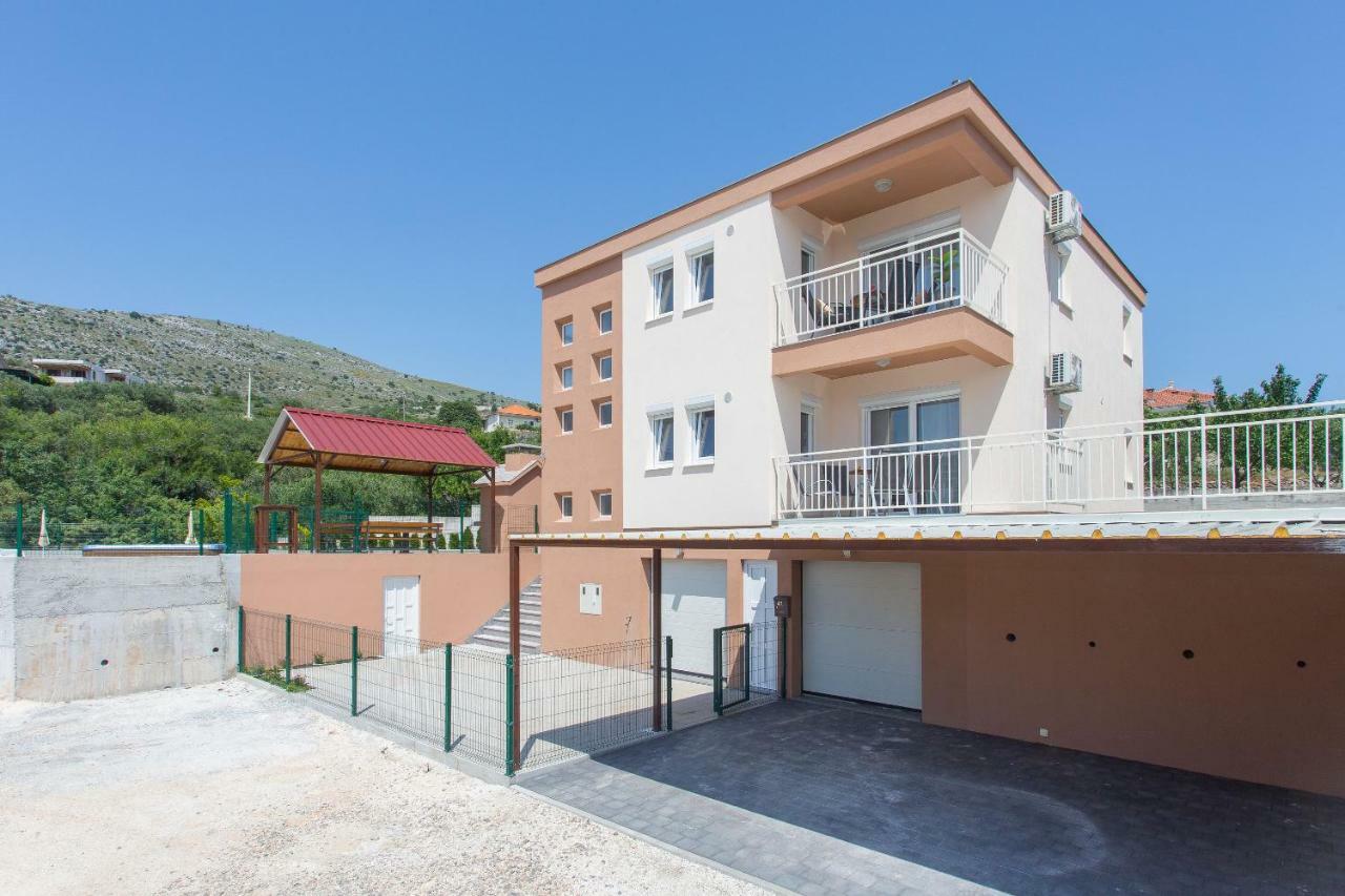 סגט ווראנייצה Villa Honey מראה חיצוני תמונה